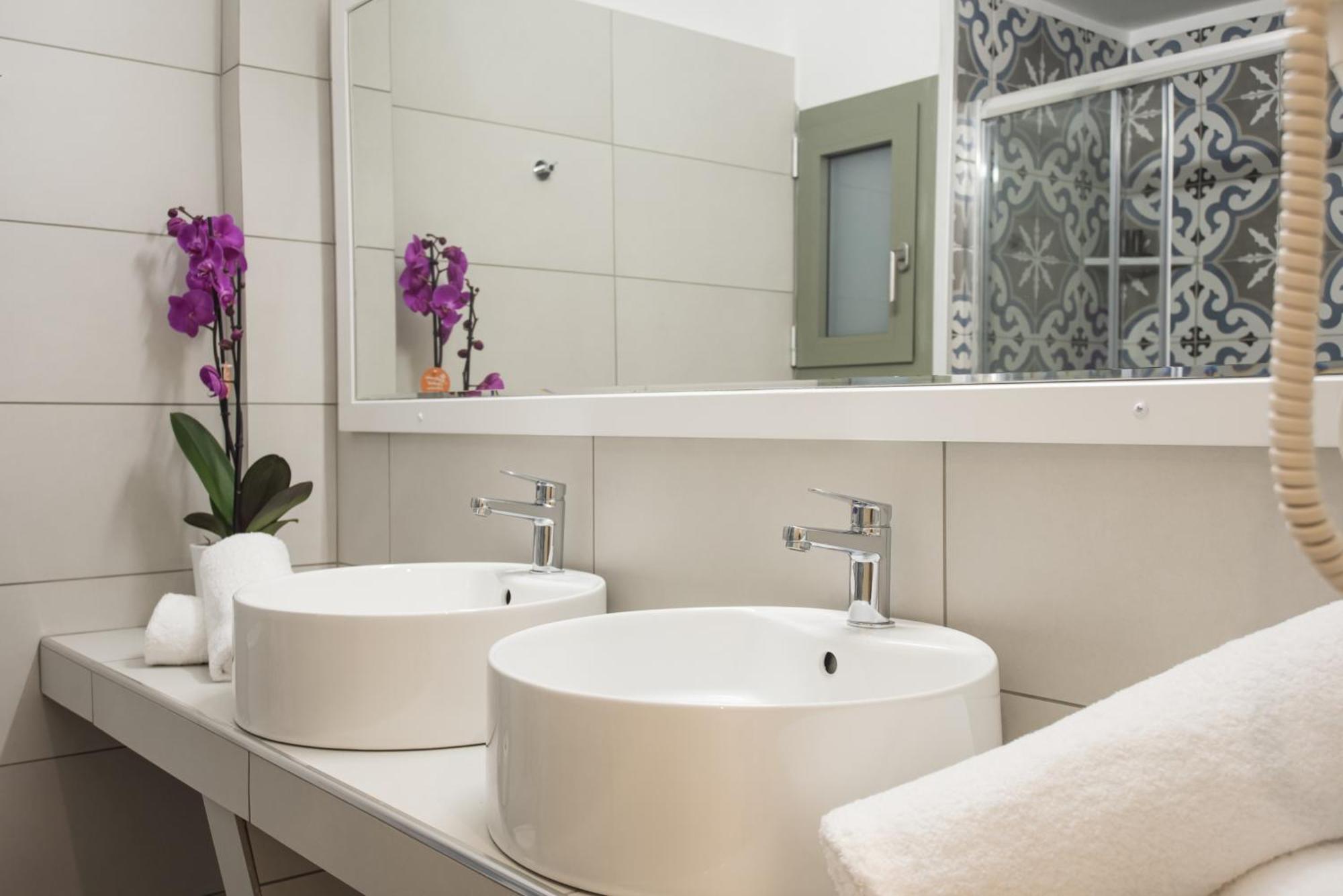 V Hotel Делфи Екстериор снимка