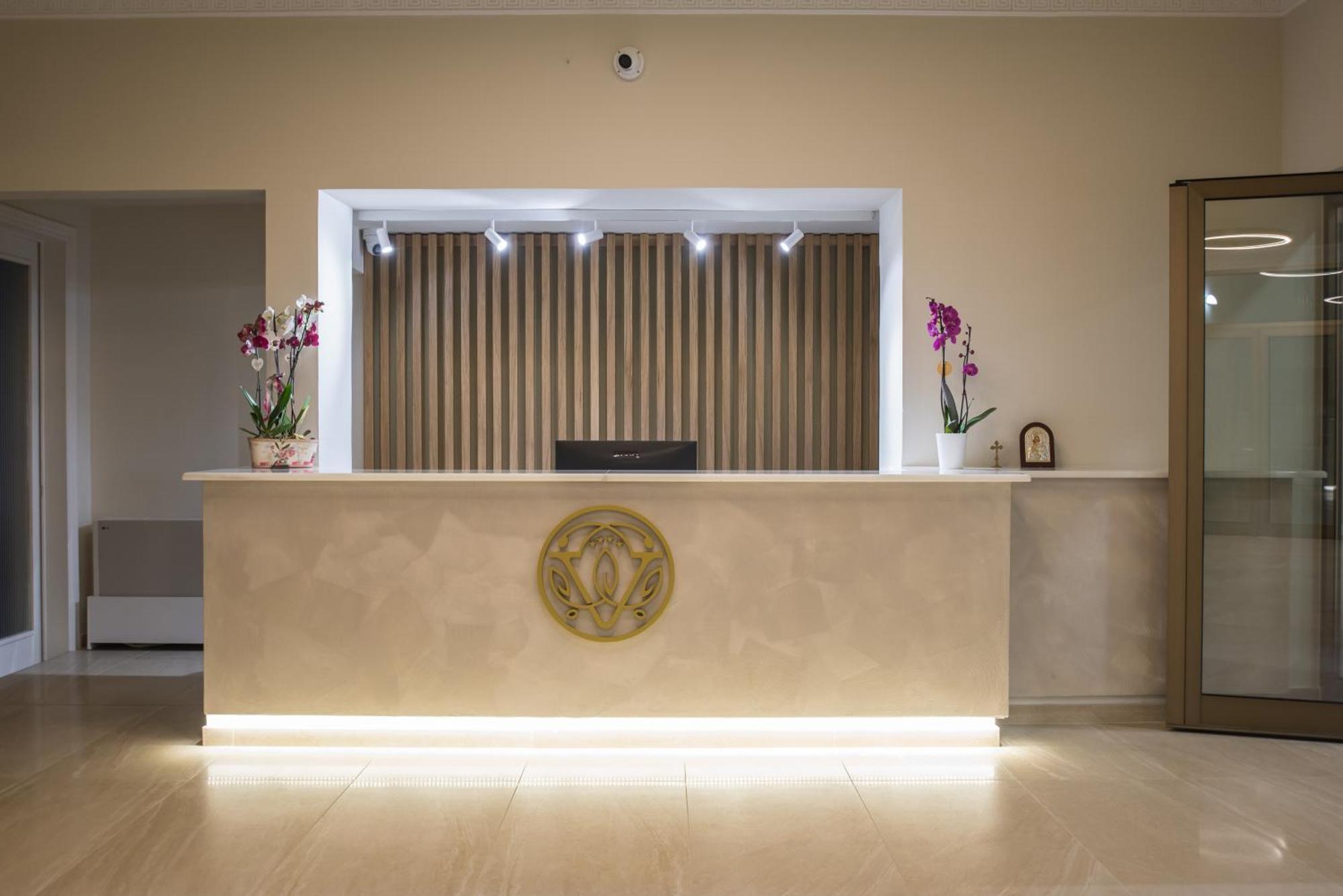 V Hotel Делфи Екстериор снимка